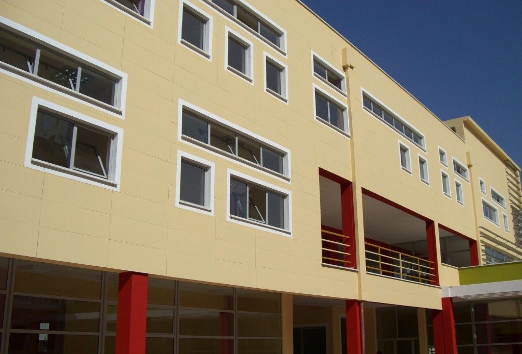 High-school 28 Nëntori — building exterior